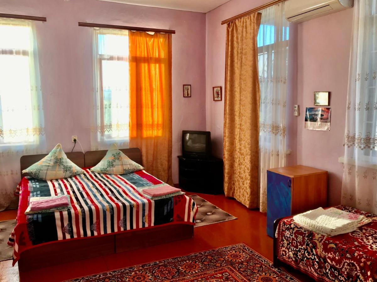 Guest House Anna Soechoemi Buitenkant foto
