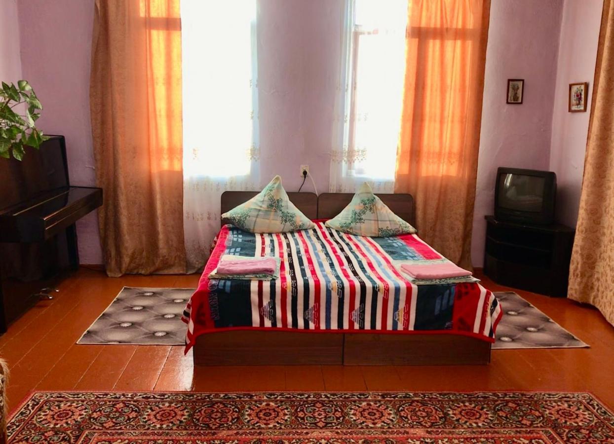 Guest House Anna Soechoemi Buitenkant foto