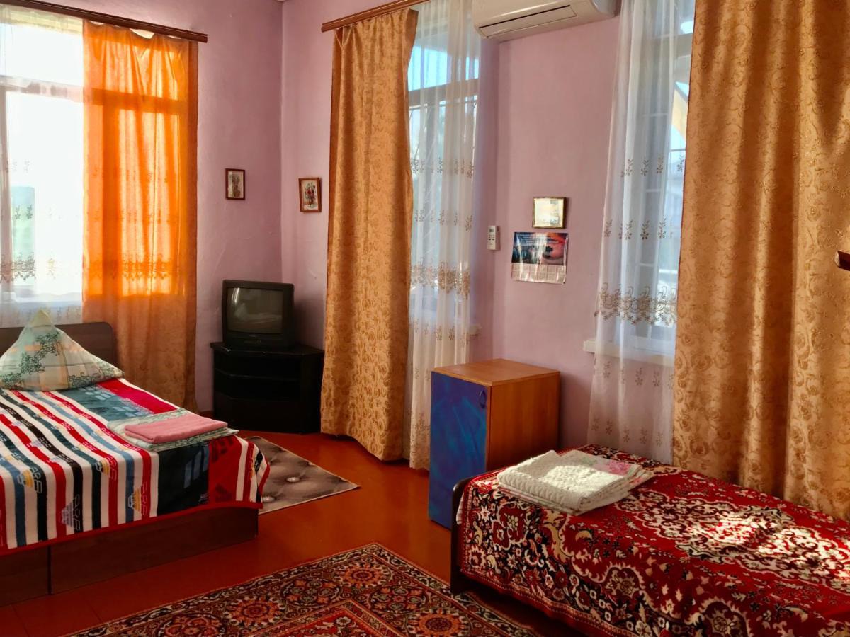 Guest House Anna Soechoemi Buitenkant foto