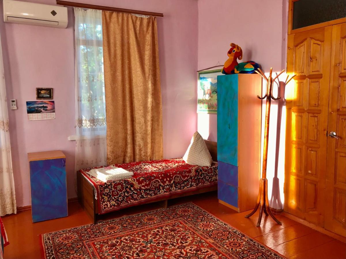 Guest House Anna Soechoemi Buitenkant foto
