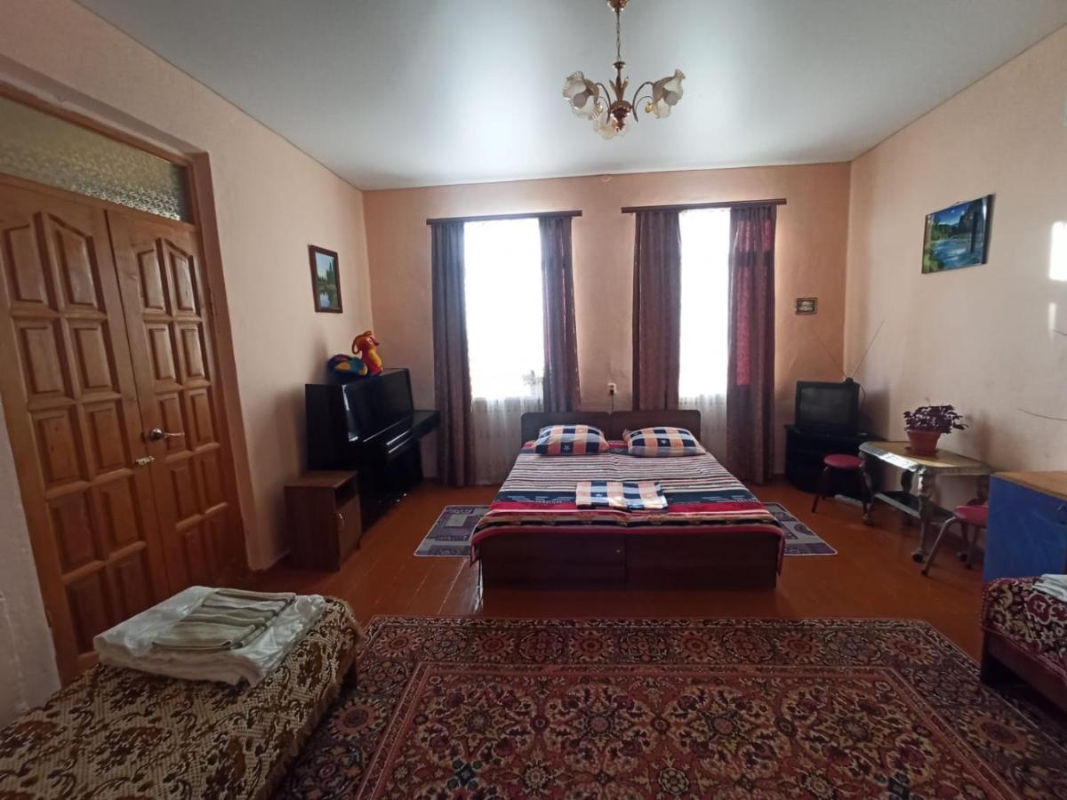 Guest House Anna Soechoemi Buitenkant foto