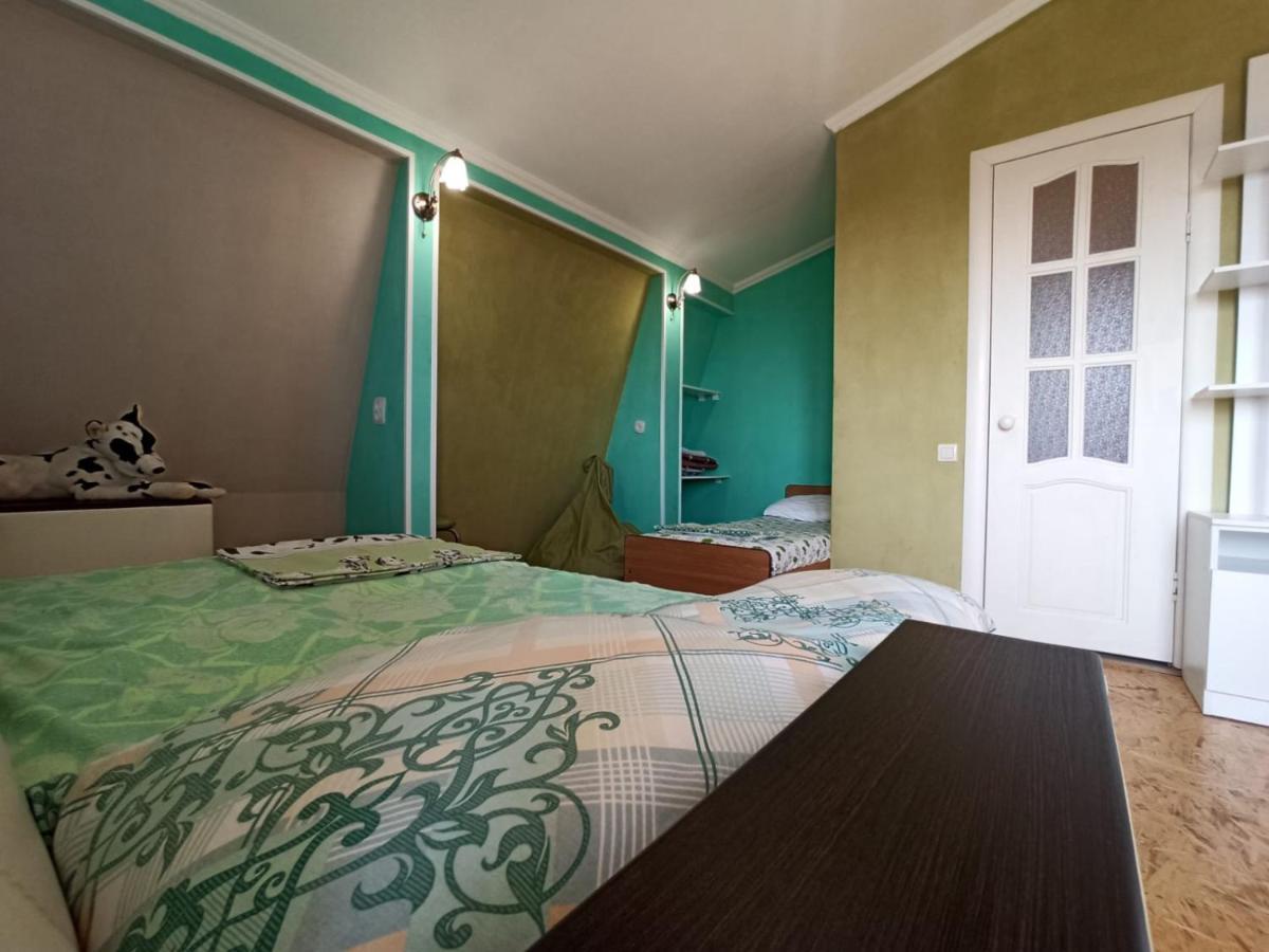 Guest House Anna Soechoemi Buitenkant foto