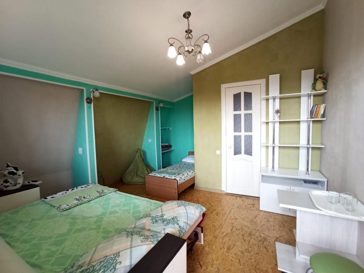 Guest House Anna Soechoemi Buitenkant foto